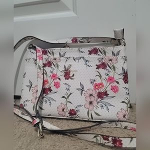 💐CUTE Crossbody purse -  Nanette Lepore 🌸🌱🌺🪷🌻☘️🍃